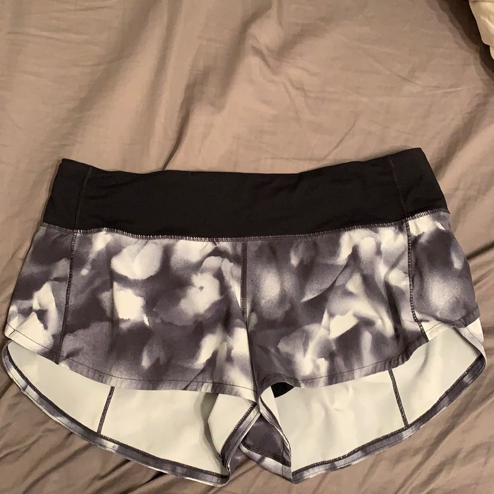 Lululemon black and white shorts